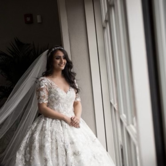 YSA Makino Spring ‘16 White/Ivory Wedding Dress Ball Gown SIZE 4 - Picture 10 of 12